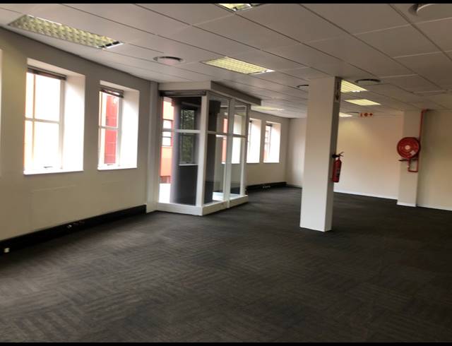 165M² OFFICE TO LET IN ILLOVO